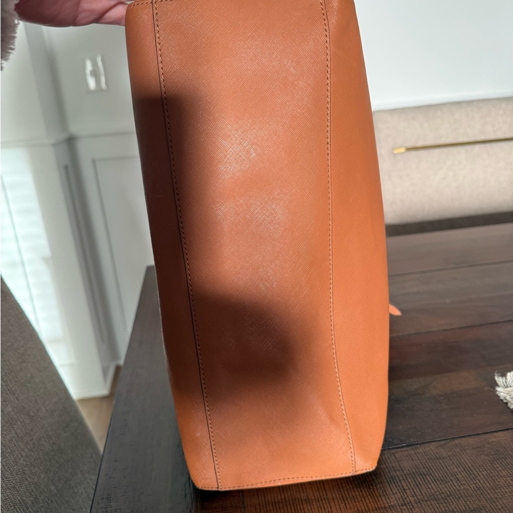Tory Burch York Tote - Picture 5 of 10